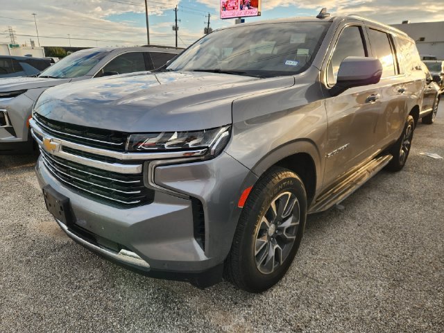Used 2022 SATIN STEEL METALLIC Chevrolet LT image 3