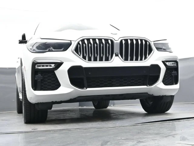 Used 2021 White BMW sDrive40i image 41