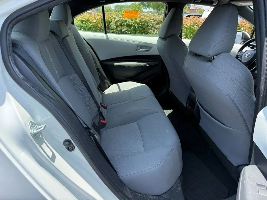 Used 2020 White Toyota SE image 17