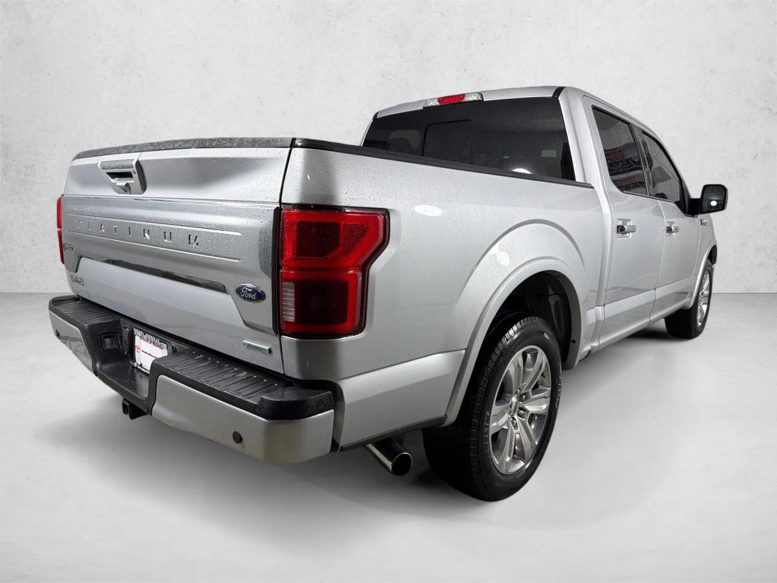 Used 2019 White Ford Platinum image 4