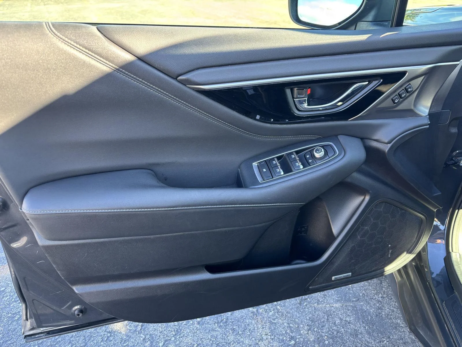 Used 2024  Subaru Limited image 14