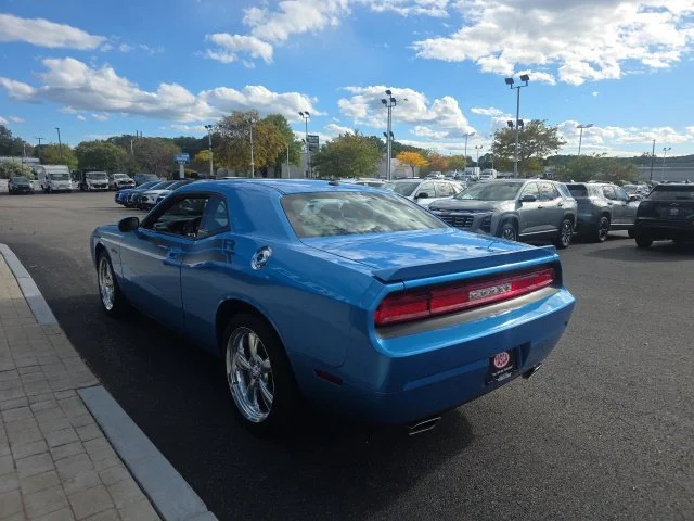 Used 2009 Blue Dodge R/T image 4
