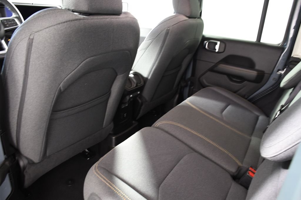 Used 2025 Anvil Clearcoat Jeep Sahara 4xe image 26