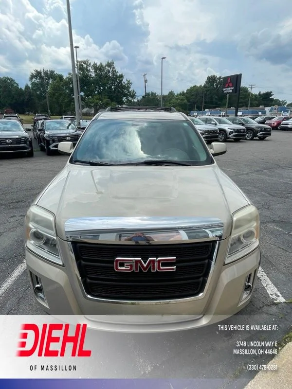 Used 2011 Gold GMC SLE-2 image 1