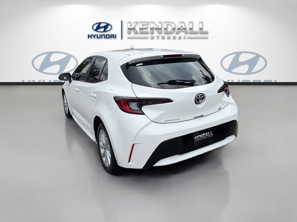 Certified Used 2023 Ice Toyota SE image 4