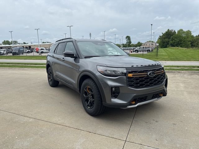 New 2026 Carbonized Gray Metallic Ford Tremor® image 31
