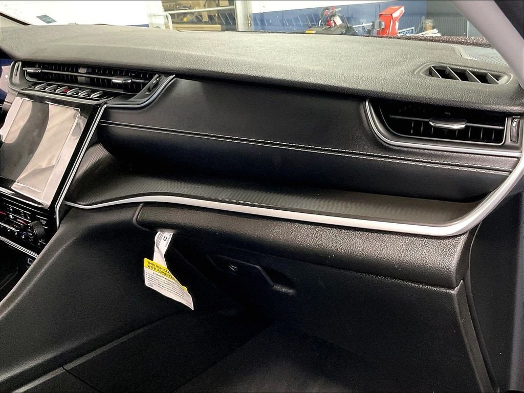 Used 2023 Red Jeep Laredo image 13