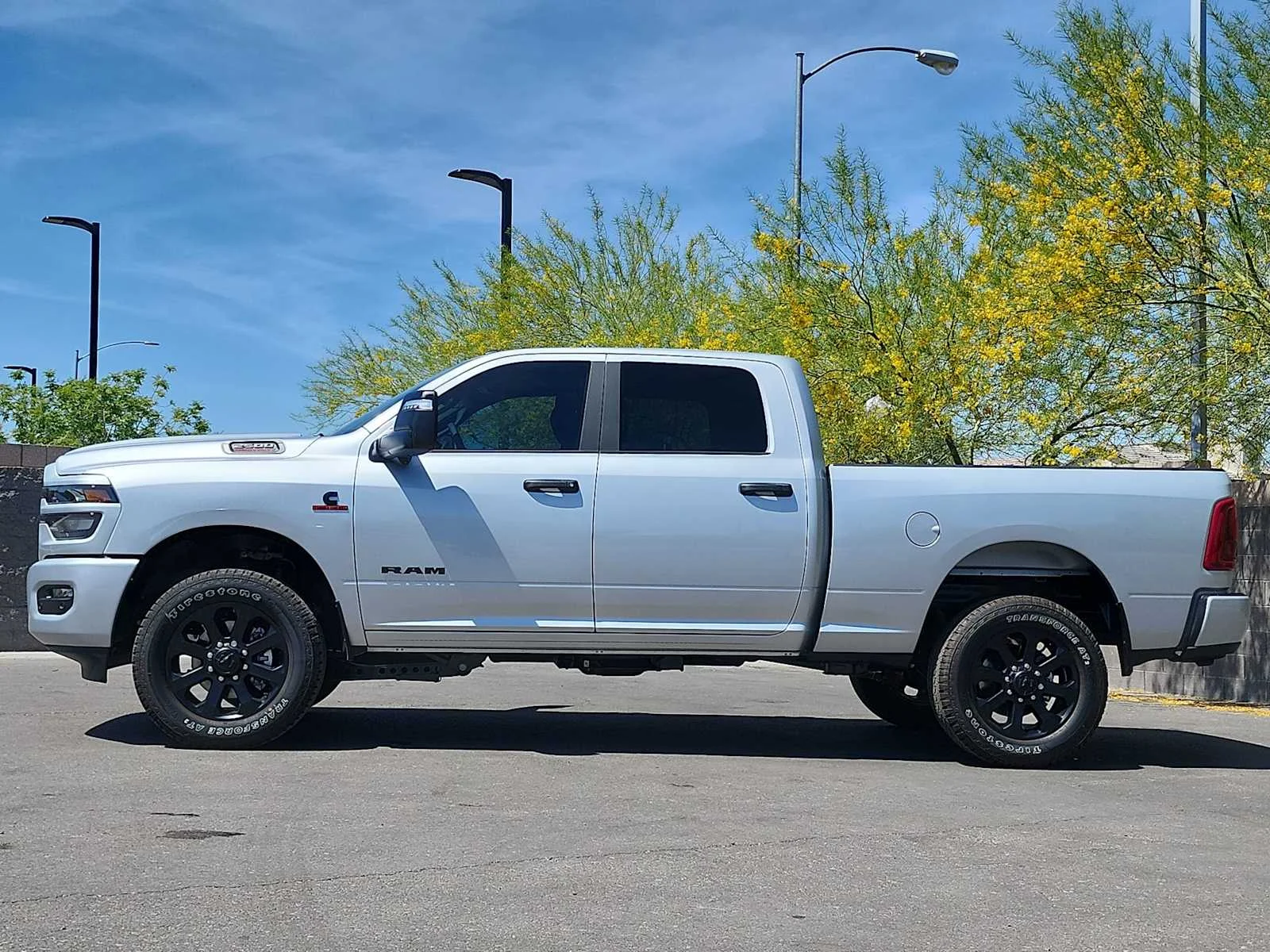 New 2026 Silver-Zynith Exterior Paint RAM Big Horn image 5