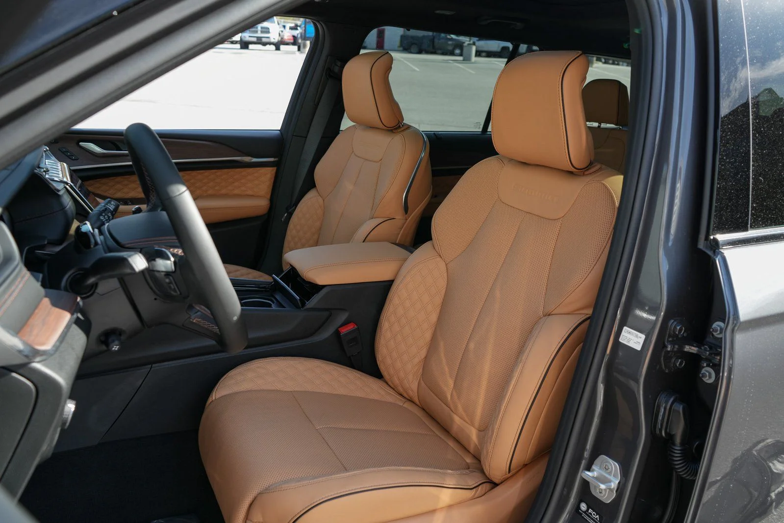 Used 2025 Gray Jeep Summit image 24