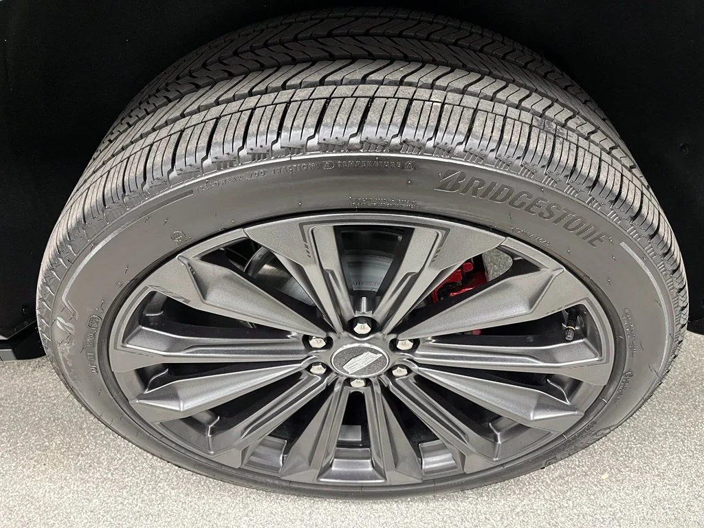 Used 2026 Green Cadillac V-Series image 16
