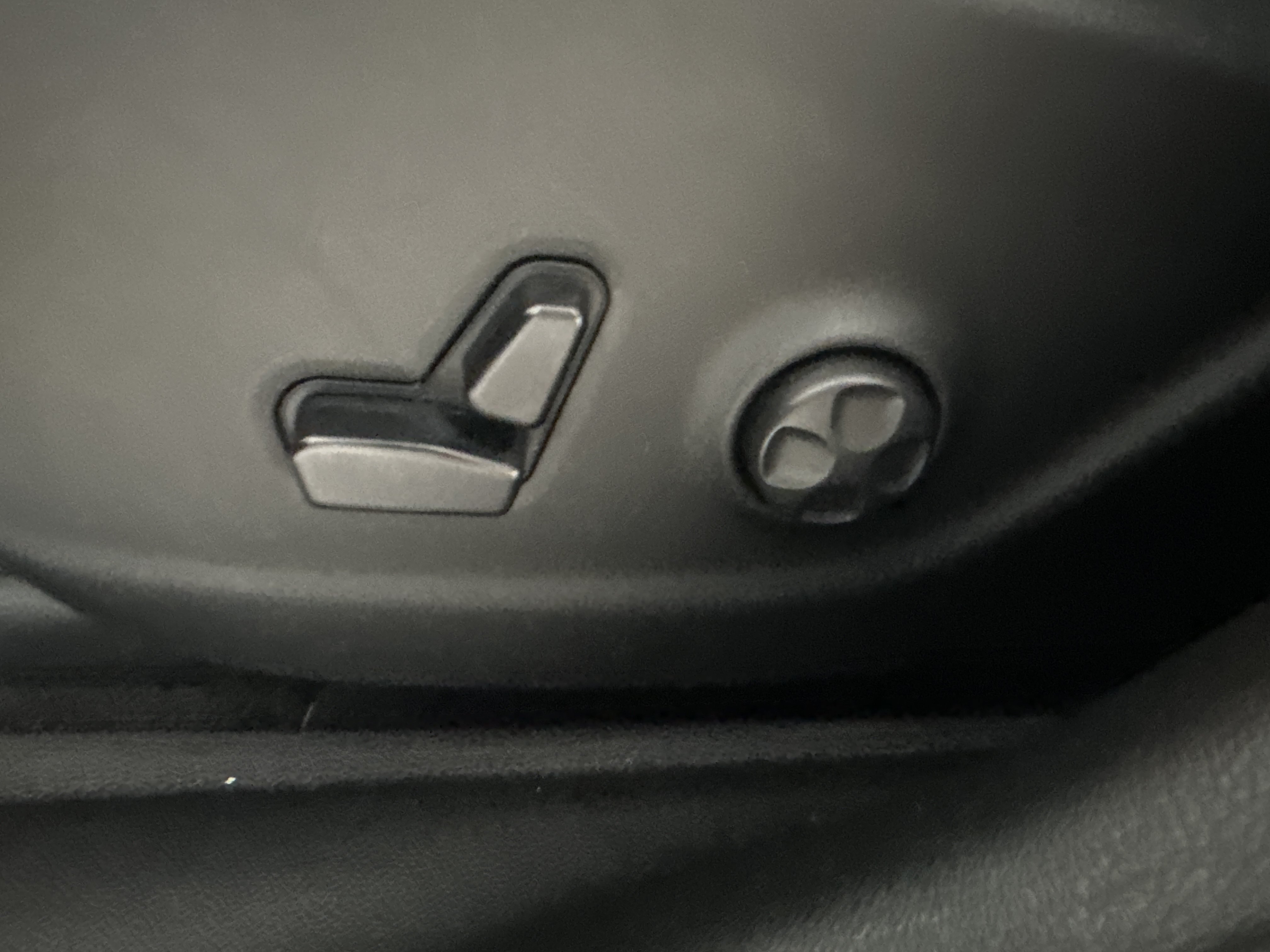 Used 2019 Olive Green Pearlcoat Jeep Latitude Plus image 10