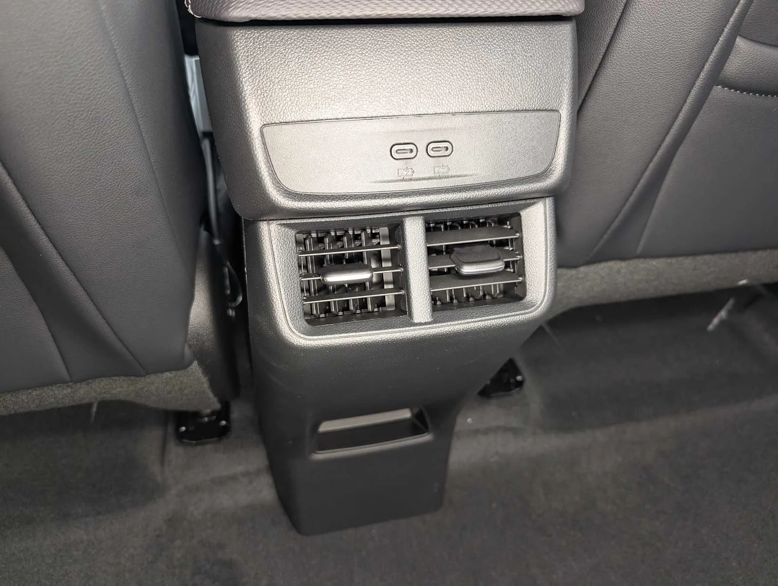 2027 Chevrolet Equinox LT - Photo 14