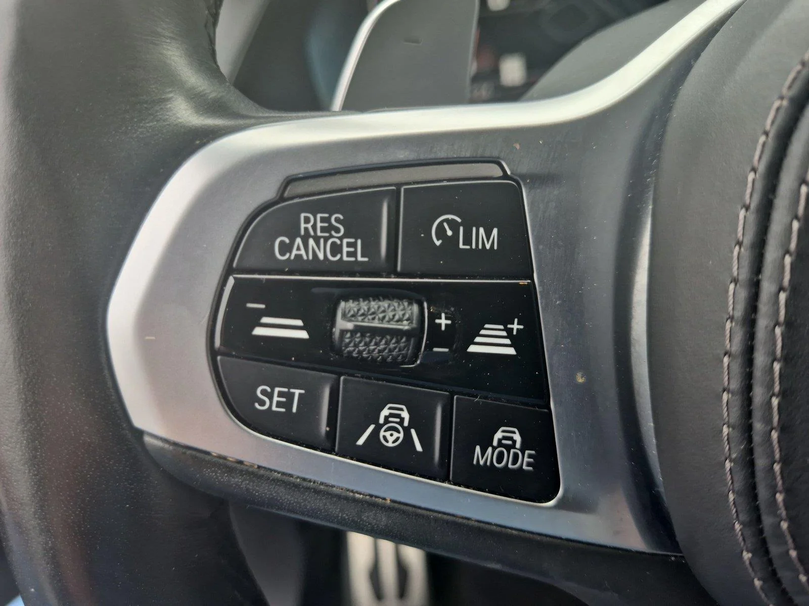 Used 2021 Black Sapphire Metallic BMW M50i image 19