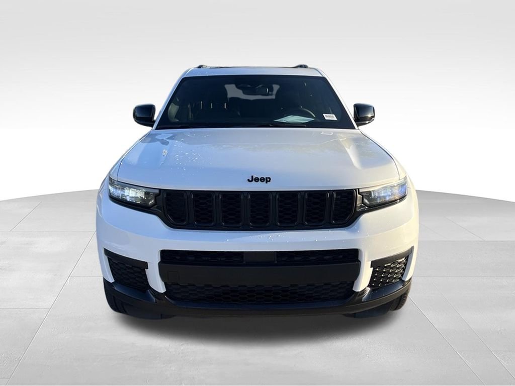 Used 2024 Bright White Clearcoat Jeep Altitude X image 4