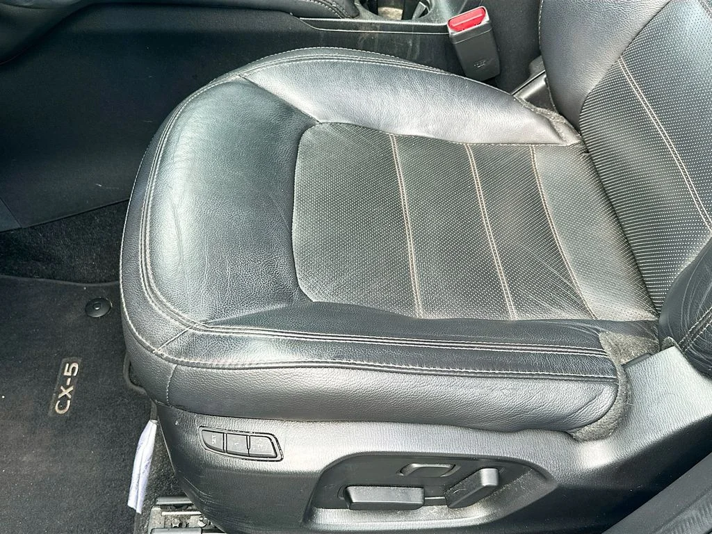 Used 2021 Jet Black Mazda Grand Touring Reserve image 19