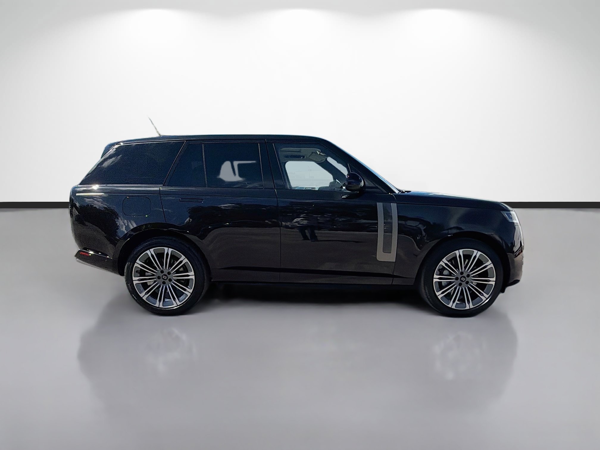 New 2027 Santorini Black LAND ROVER SE image 6
