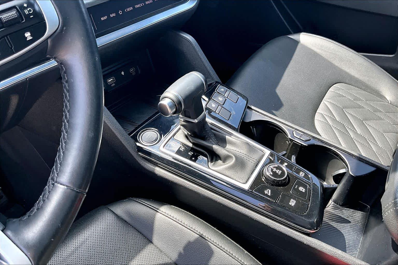 Used 2024 Wolf Gray/Ebony Black Roof Kia X-Pro image 14