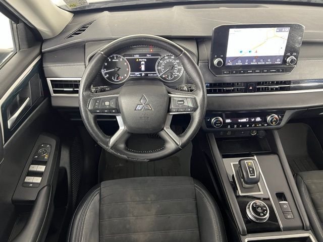 Used 2022 Black Mitsubishi SE image 32
