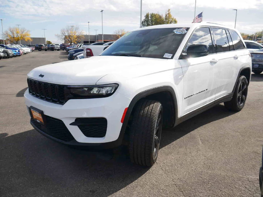 Certified Used 2024 White Jeep Altitude X image 4