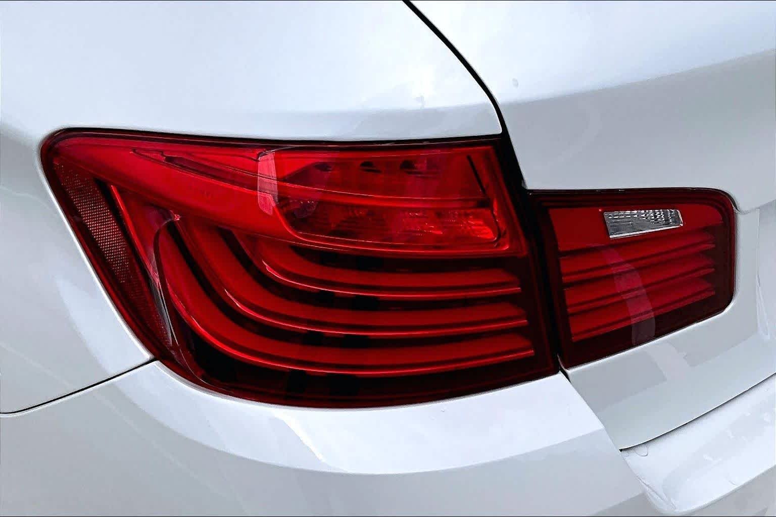 Used 2016 Mineral White Metallic BMW 535i image 28