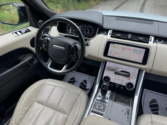 Used 2018 Yulong White Metallic Land Rover HSE image 28