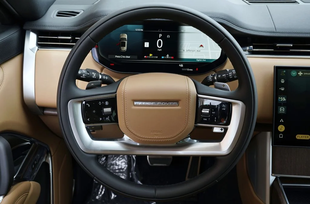New 2026 British Racing Green Land Rover SE image 17
