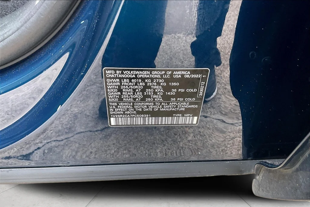 Certified Used 2023  Volkswagen 3.6L V6 SEL R-Line image 30