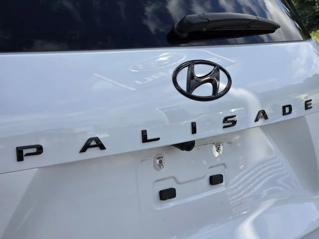 Used 2025 White Hyundai Calligraphy Night Edition image 20