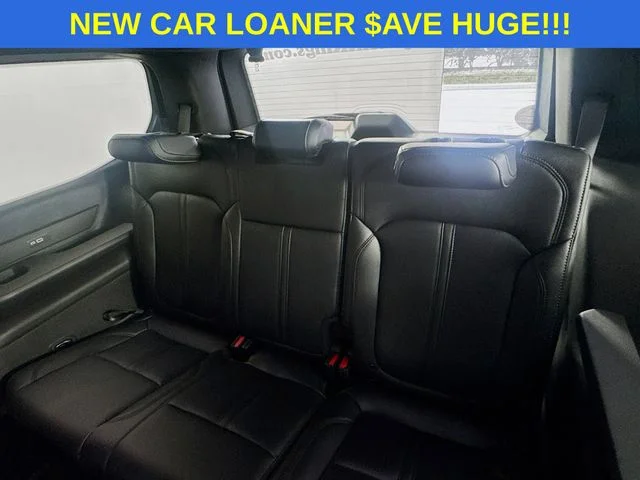 New 2026 Bright White Clear-Coat Exterior Paint Jeep Grand Wagoneer image 28