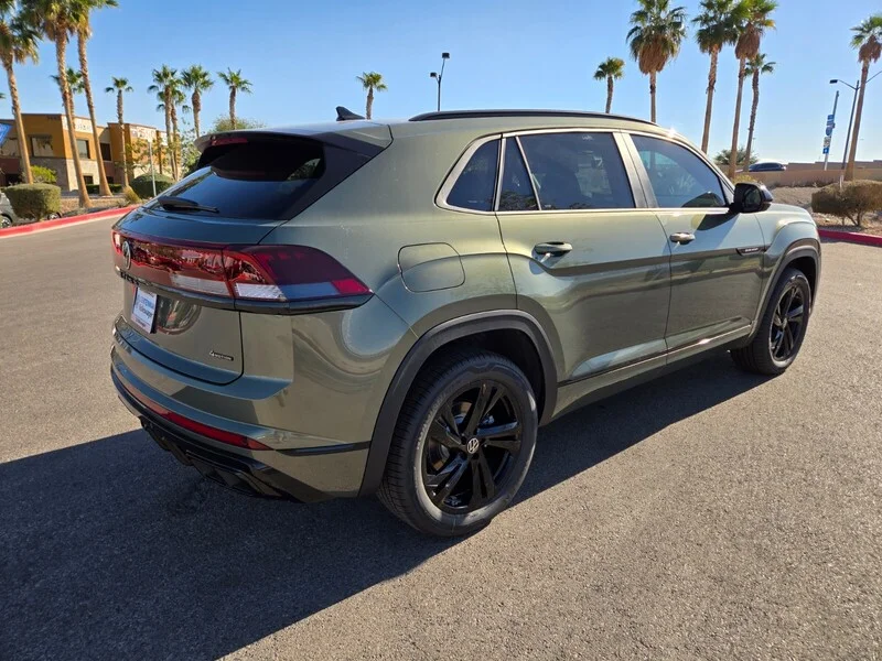 New 2026  Volkswagen 2.0T SEL R-Line Black image 4