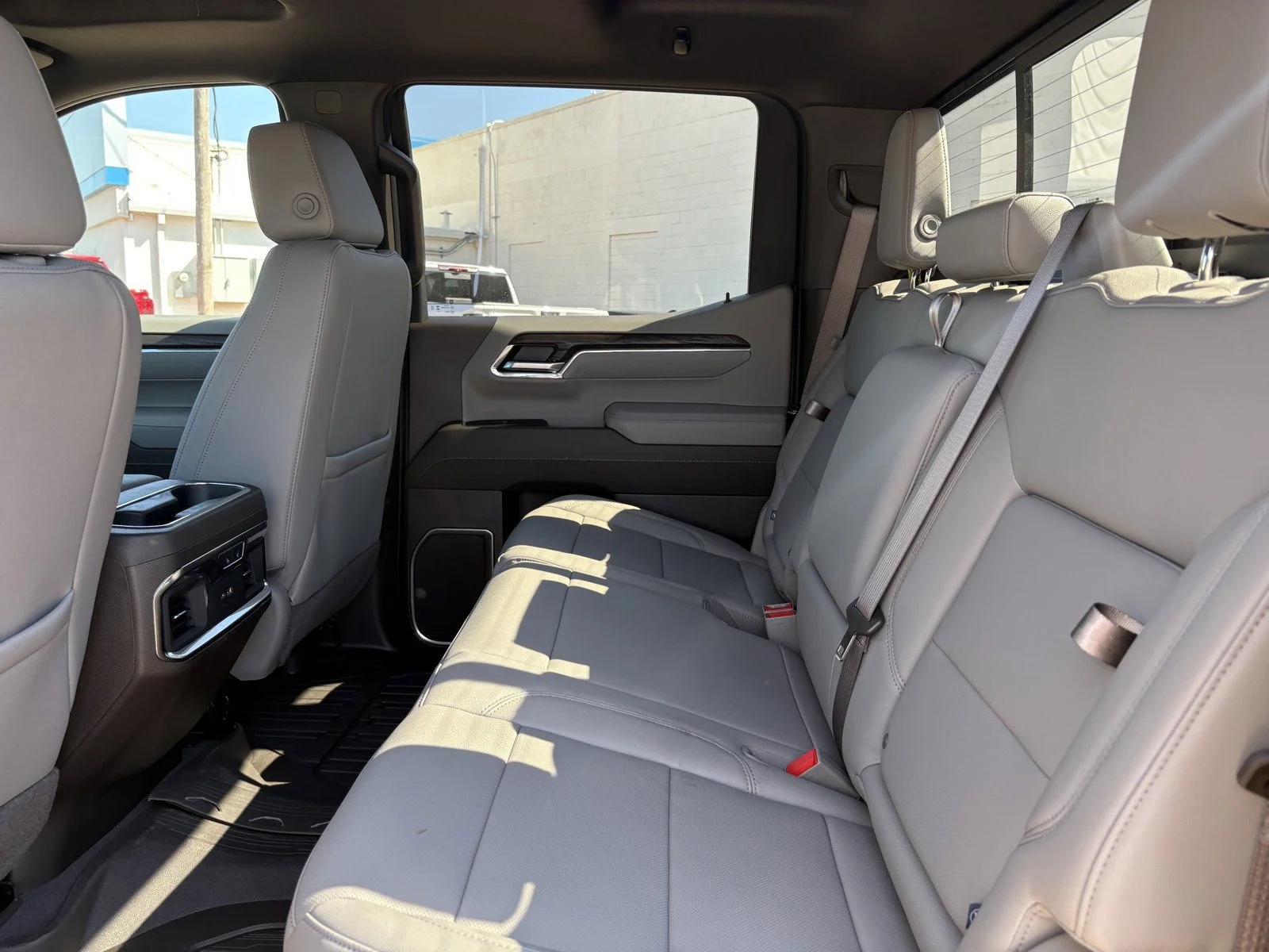 2026 GMC Sierra 1500 SLT - Photo 15