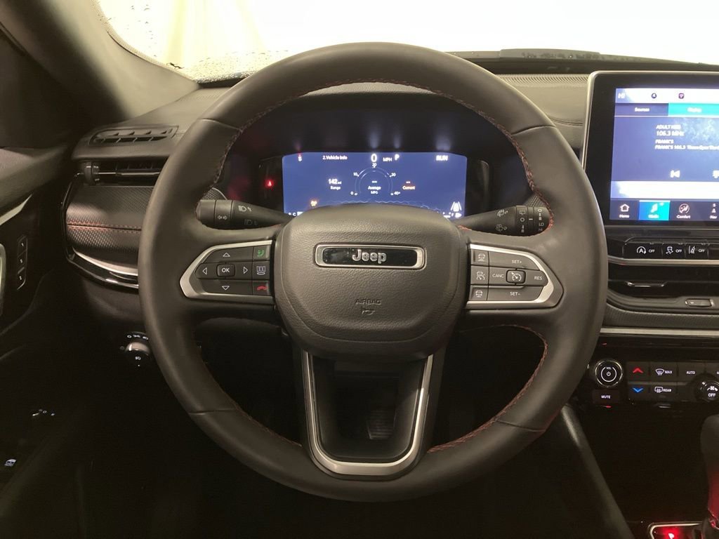 Used 2024 Hydro Blue Pearlcoat Jeep Trailhawk image 4