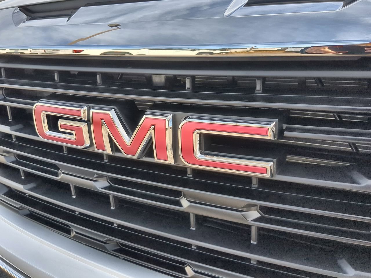 New 2026 Summit White GMC Pro image 29