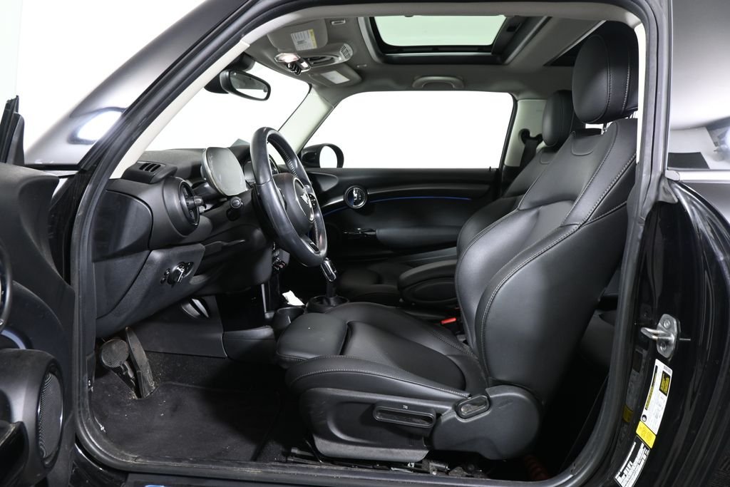 Used 2023 Black MINI  image 3