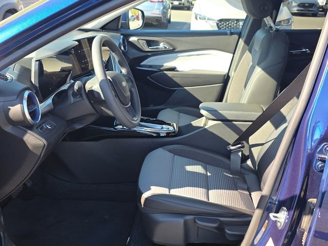 2024 Chevrolet Trax LT - Photo 32