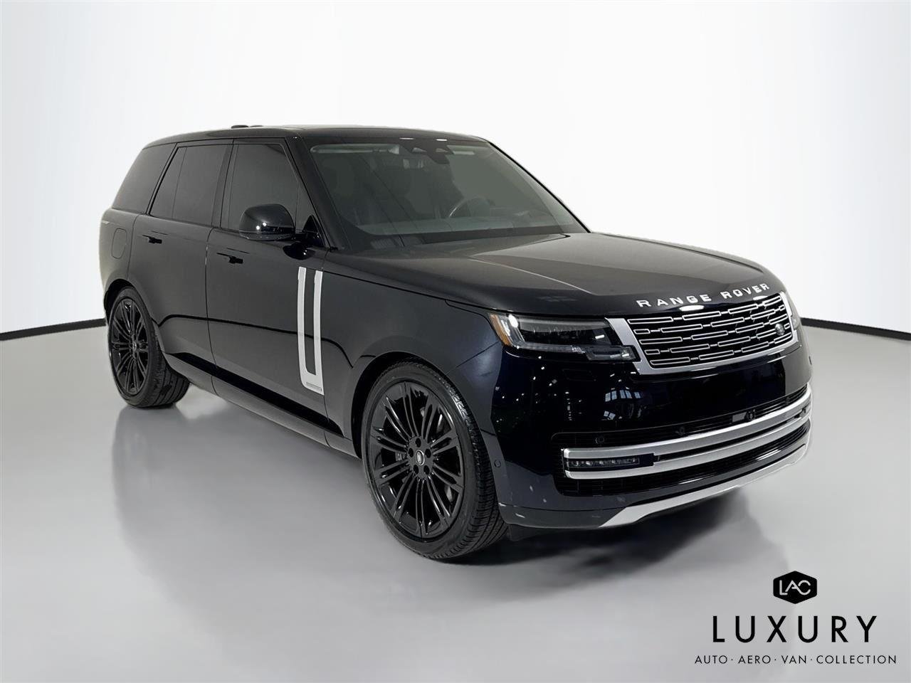 Used 2024 Ligurian Black SV Bespoke Ultra Metallic Gloss Land Rover Autobiography | Meridian 3D Sound | Rear TVs image 3
