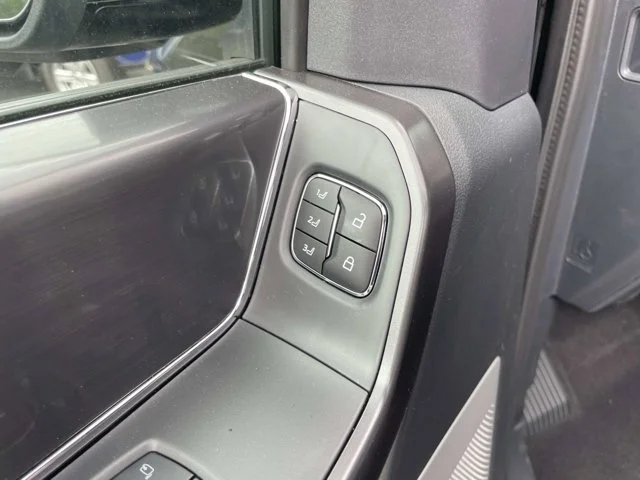 New 2026 Agate Black Metallic Ford Lariat image 31