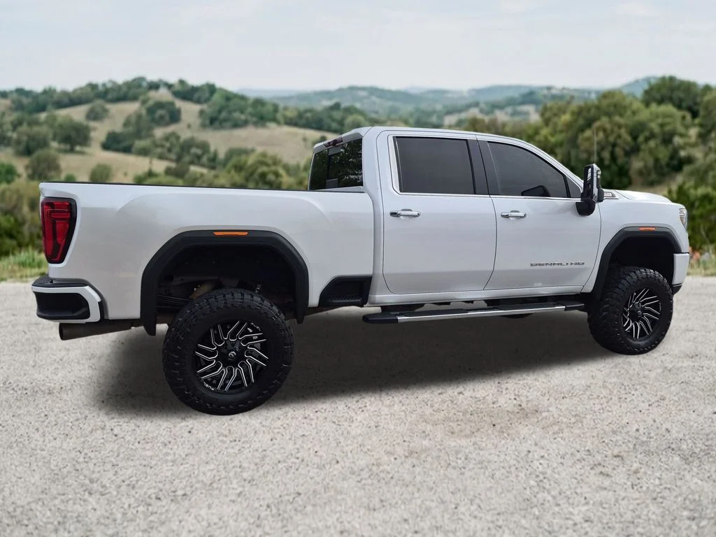 Used 2020 White GMC Denali image 11