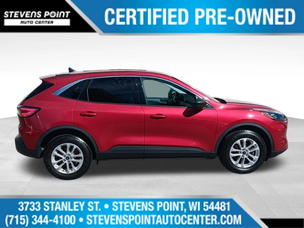 Used 2022 Red Metallic Ford SE image 9