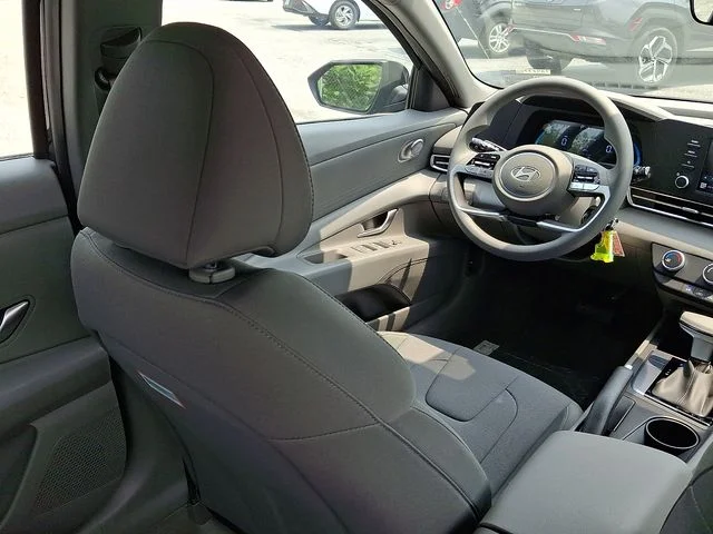 New 2026 Black Hyundai SE image 9