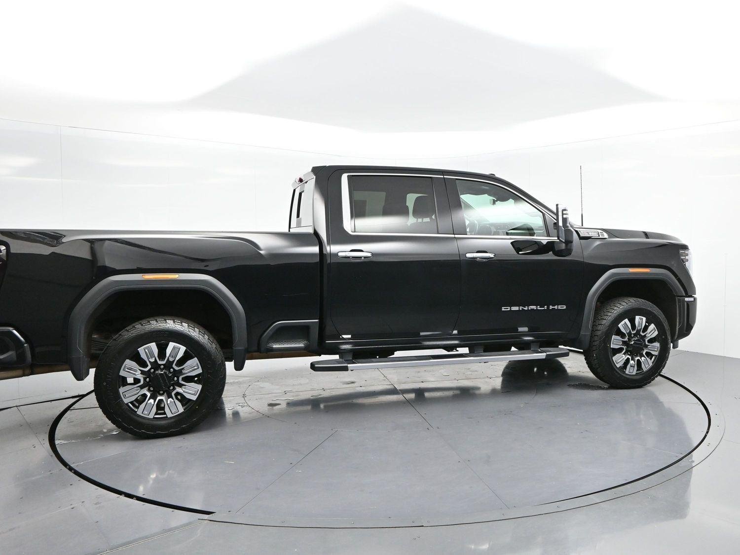 Used 2024 Onyx Black GMC Denali image 8