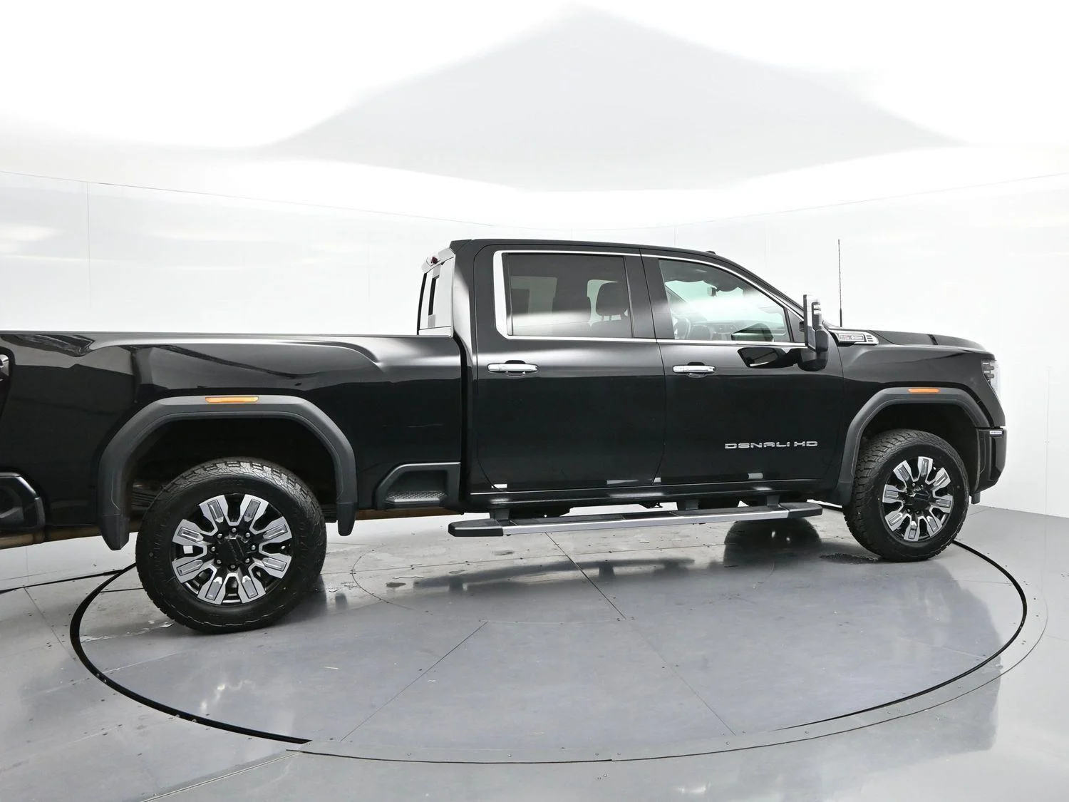 Used 2024 Onyx Black GMC Denali image 8