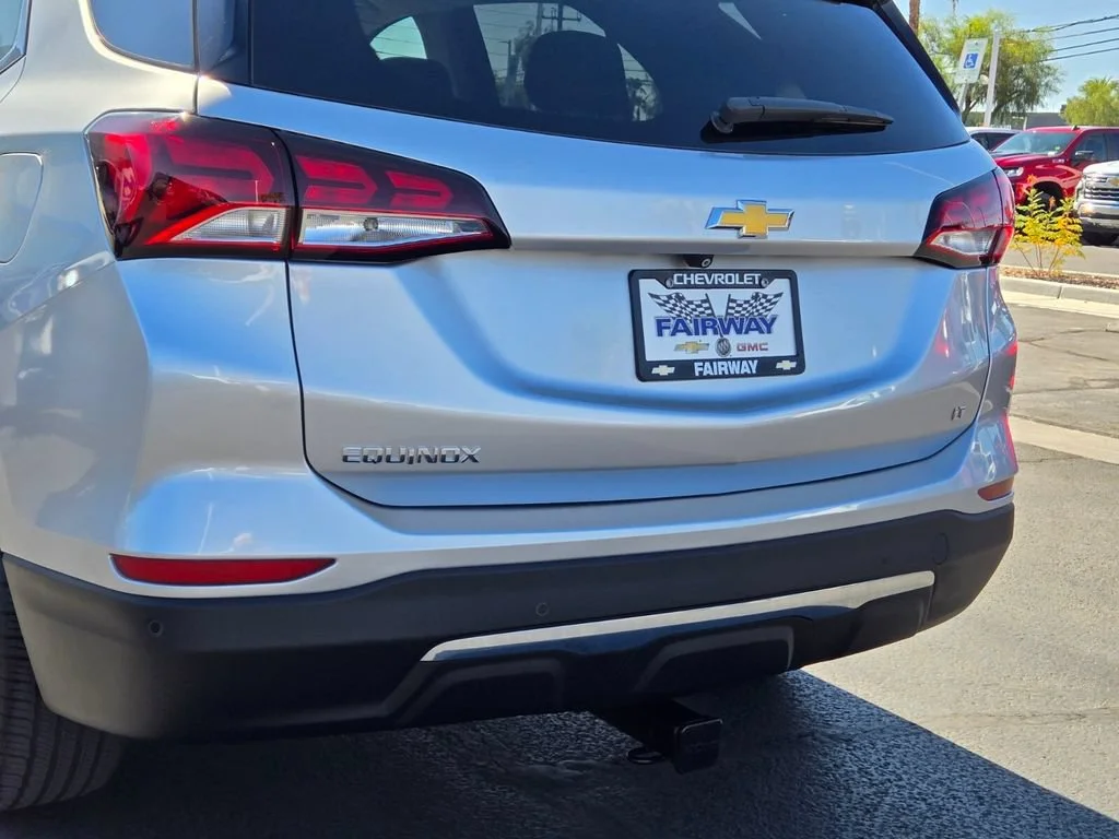 Used 2022 Silver Ice Metallic Chevrolet LT image 5