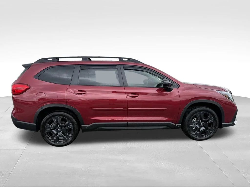Used 2025 Red Subaru Onyx Edition image 25