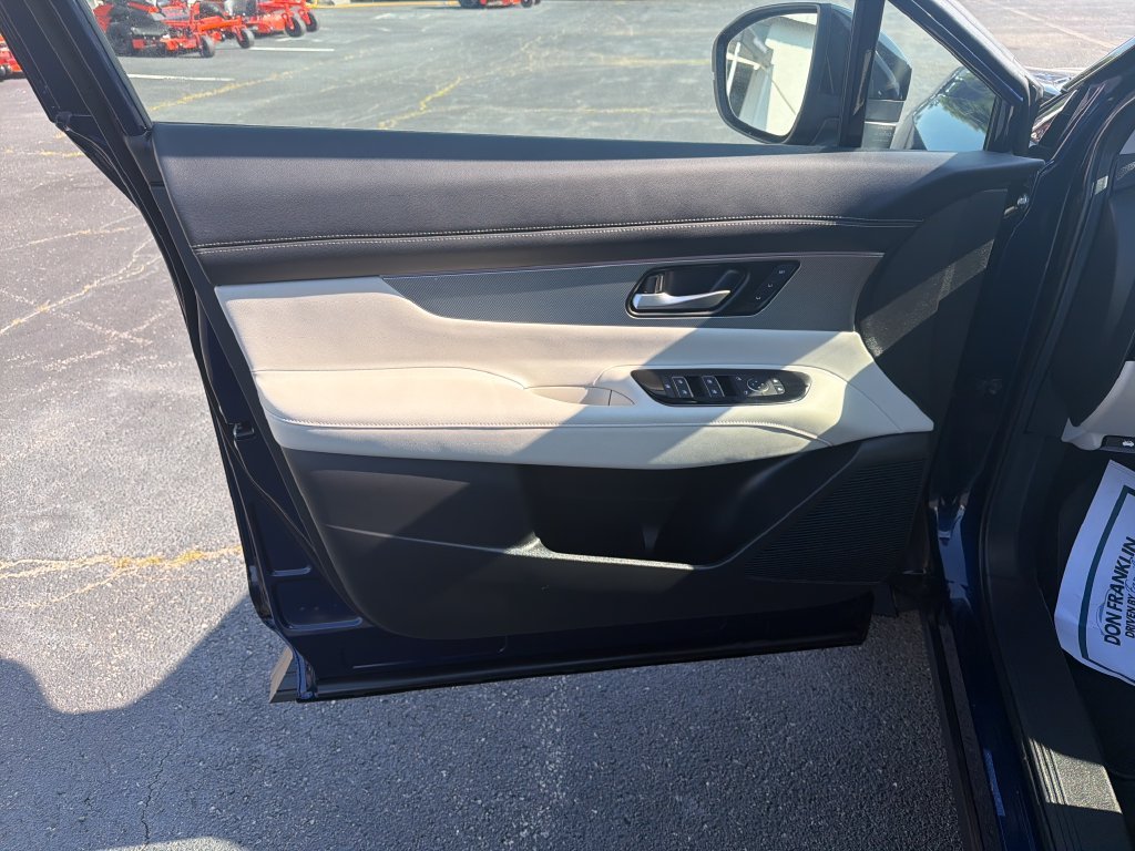 Used 2025 Blue Nissan SL image 14