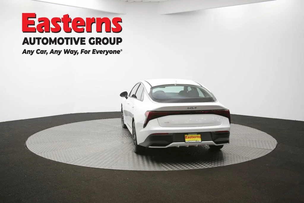 Used 2025 White Kia LXS image 38