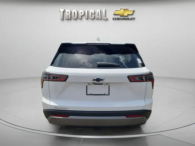 New 2027 Summit White Chevrolet LT image 4
