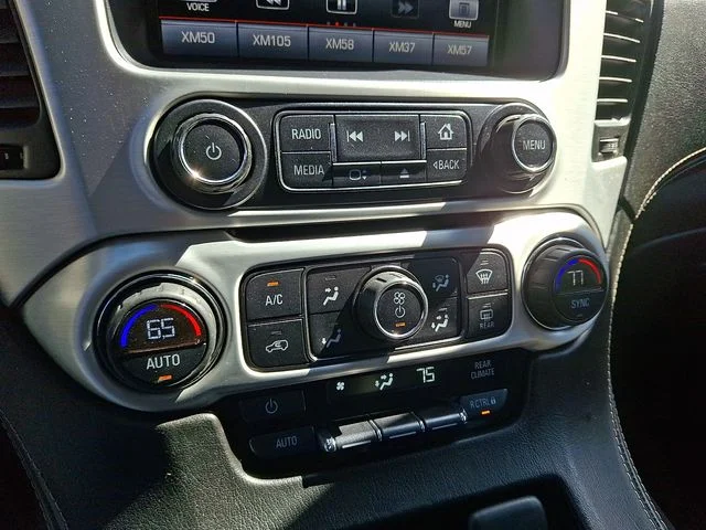 Used 2015 White GMC SLE image 19