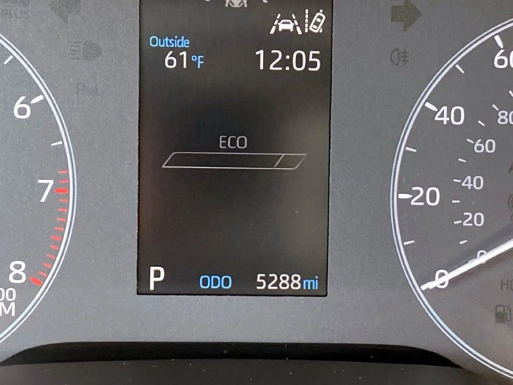Used 2025 Midnight Black Metallic Toyota LE image 33