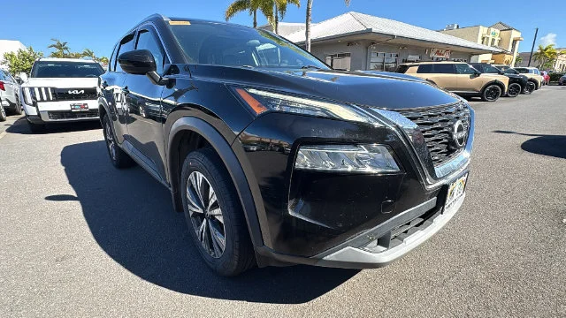 Used 2022 Black Nissan SV image 4